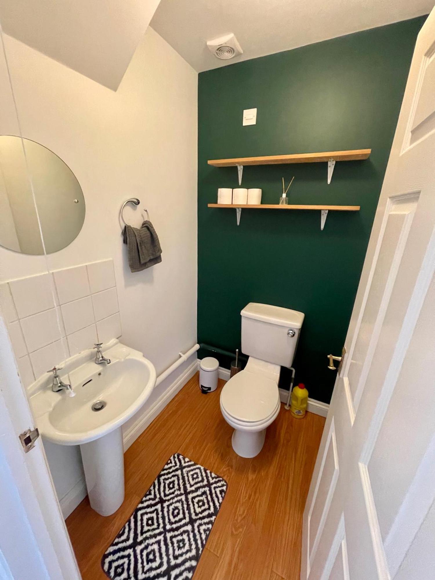 Large 5 Bed Detached House Near Stansted Airport With Parking For 2 Vehicles! Stansted Stays Stansted Mountfitchet Zewnętrze zdjęcie