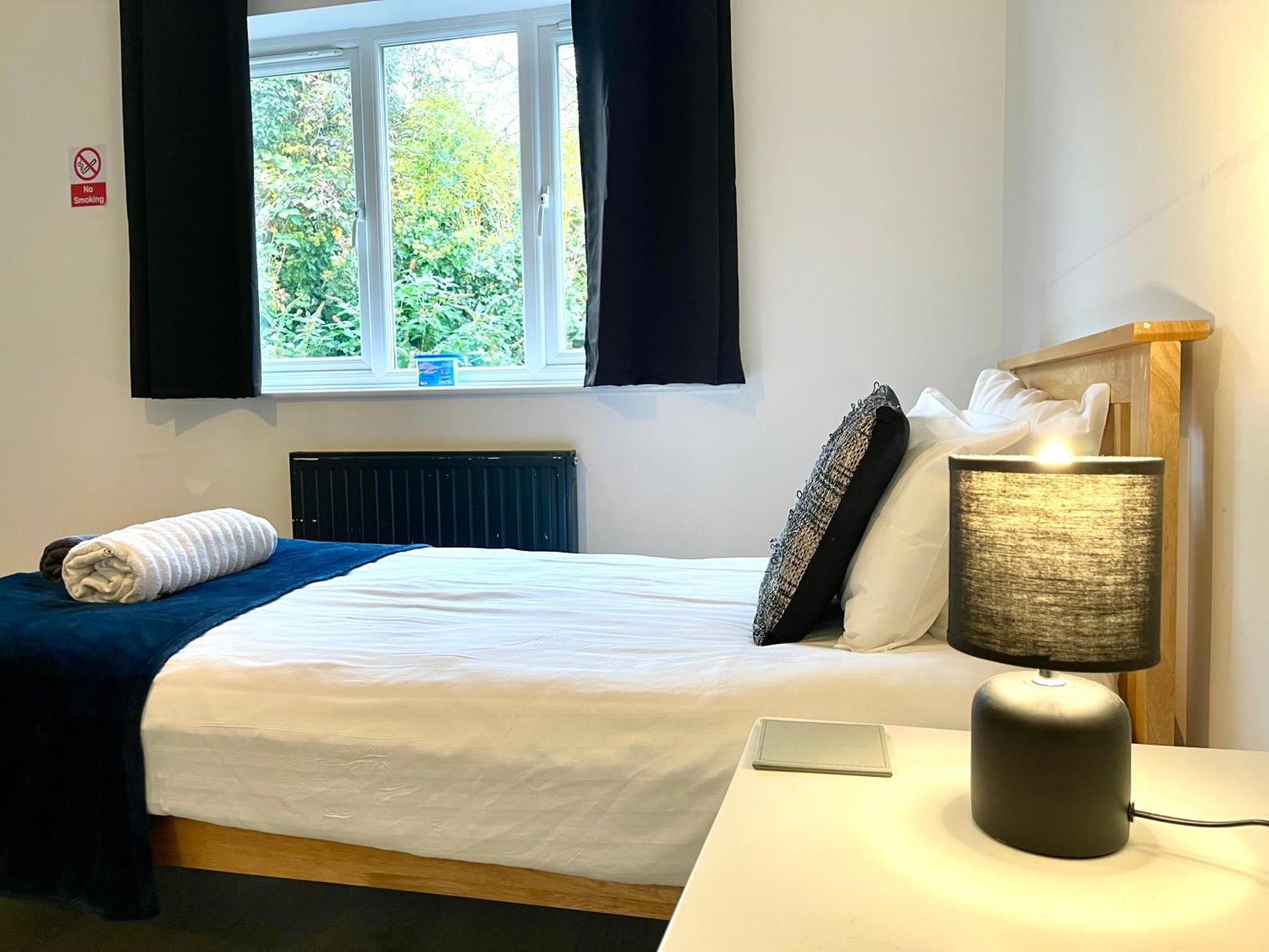 Large 5 Bed Detached House Near Stansted Airport With Parking For 2 Vehicles! Stansted Stays Stansted Mountfitchet Zewnętrze zdjęcie